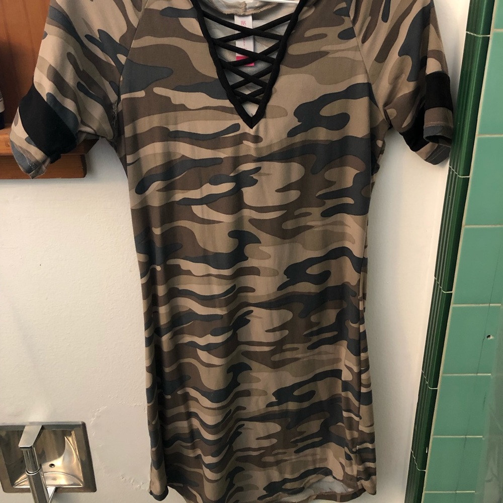 Camp V neck body con dress